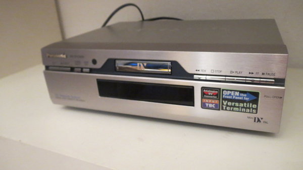 Panasonic NV-DV2000 Network Station Digital Video Recorder PAL