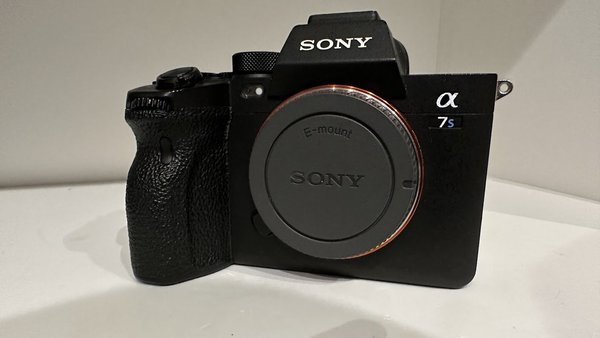 Sony A7S III 24,2MP Spiegellose Kamera mit 35 mm